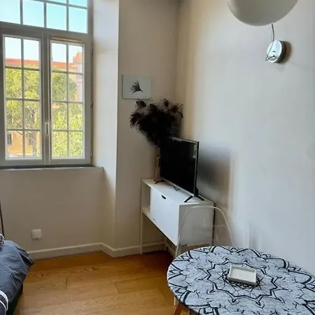 5 - Cosy In Old