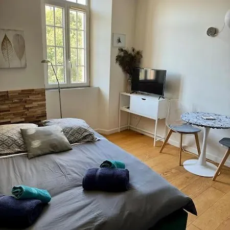 5 - Cosy In Old *